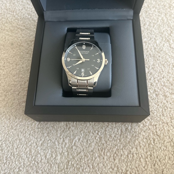 Victorinox Swiss Army Black Dial Silver stainless steel Band Watch